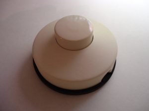 INLINE CORD ON / OFF FOOT LIGHT SWITCH (WHITE)